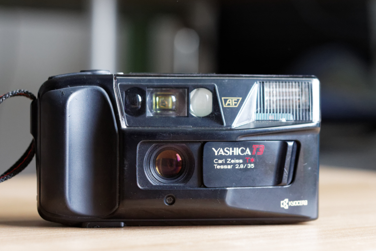 Analog mit.. Yashica T3